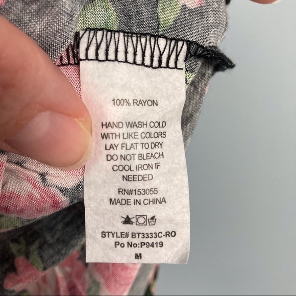 raggs II Riches Chic Happens Graphic Scoopneck Tee - Picture 7 of 10